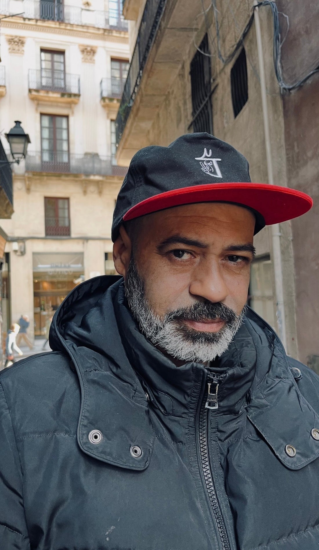INTERVIEW - "Acelona" by Charles Chaves